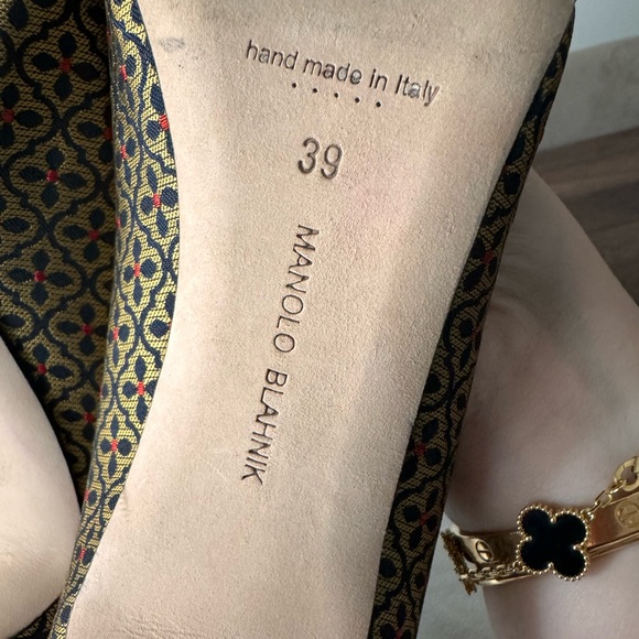 Manolo Blahnik Metallic Fabric Pumps - Picture 6 of 7